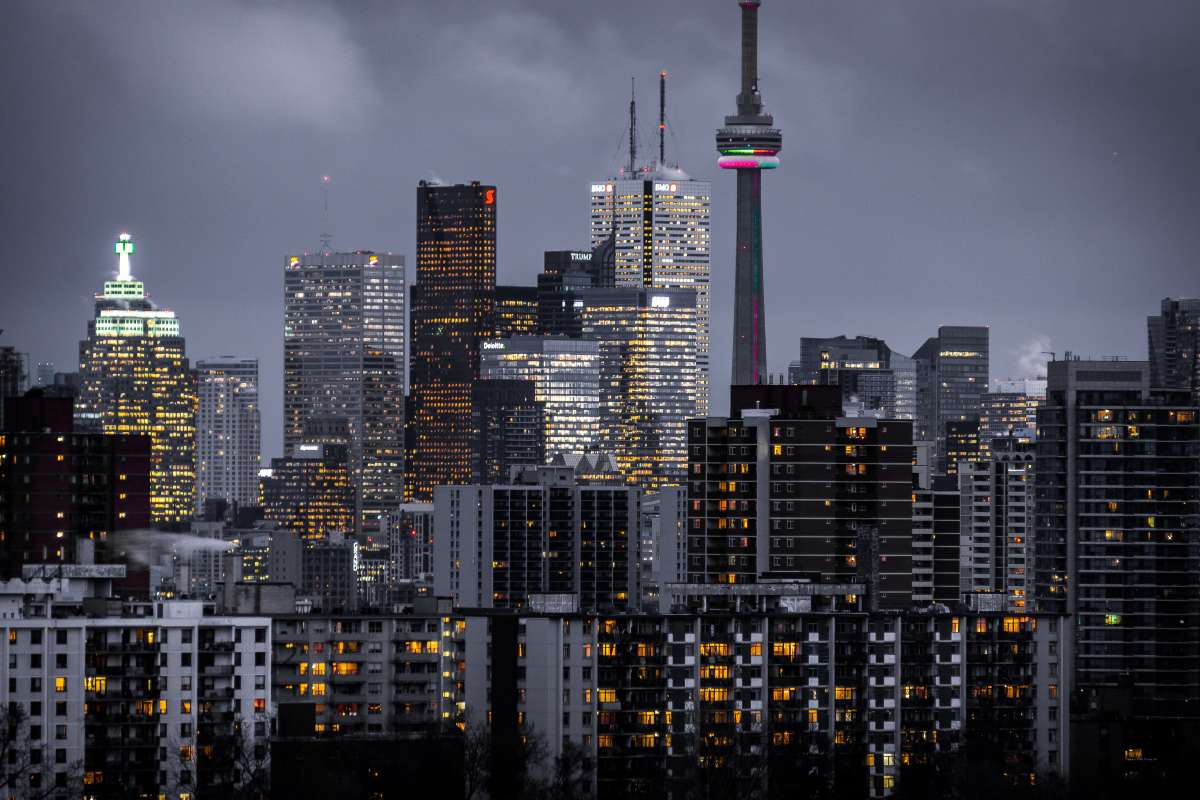 Abendliche Skyline Aufnahme von Toronto, Kanada